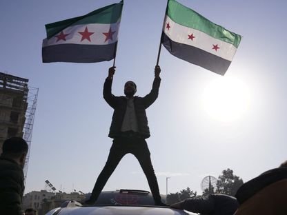 سوريا في مفترق طرق: بصيص أمل في خضم المرحلة الانتقالية الهشة